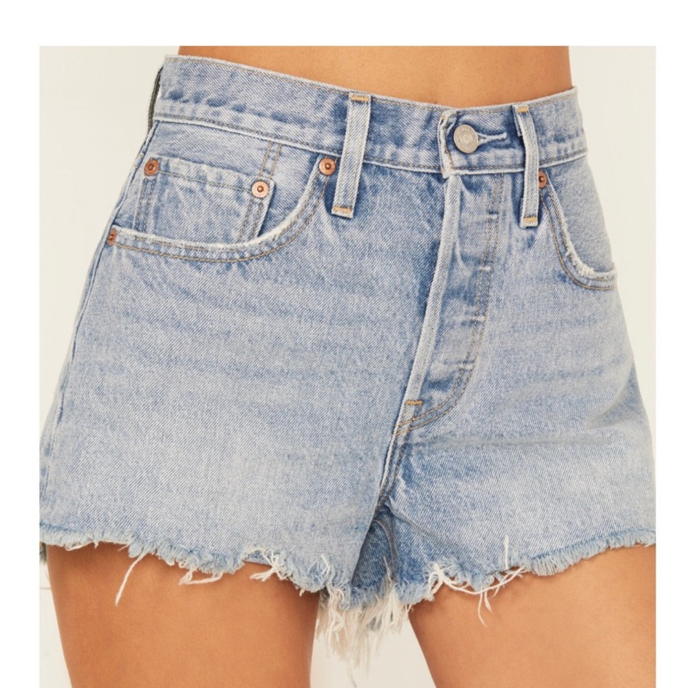 Levi's Women's Light Wash Micro Vibes 501 Original Shorts Size 25